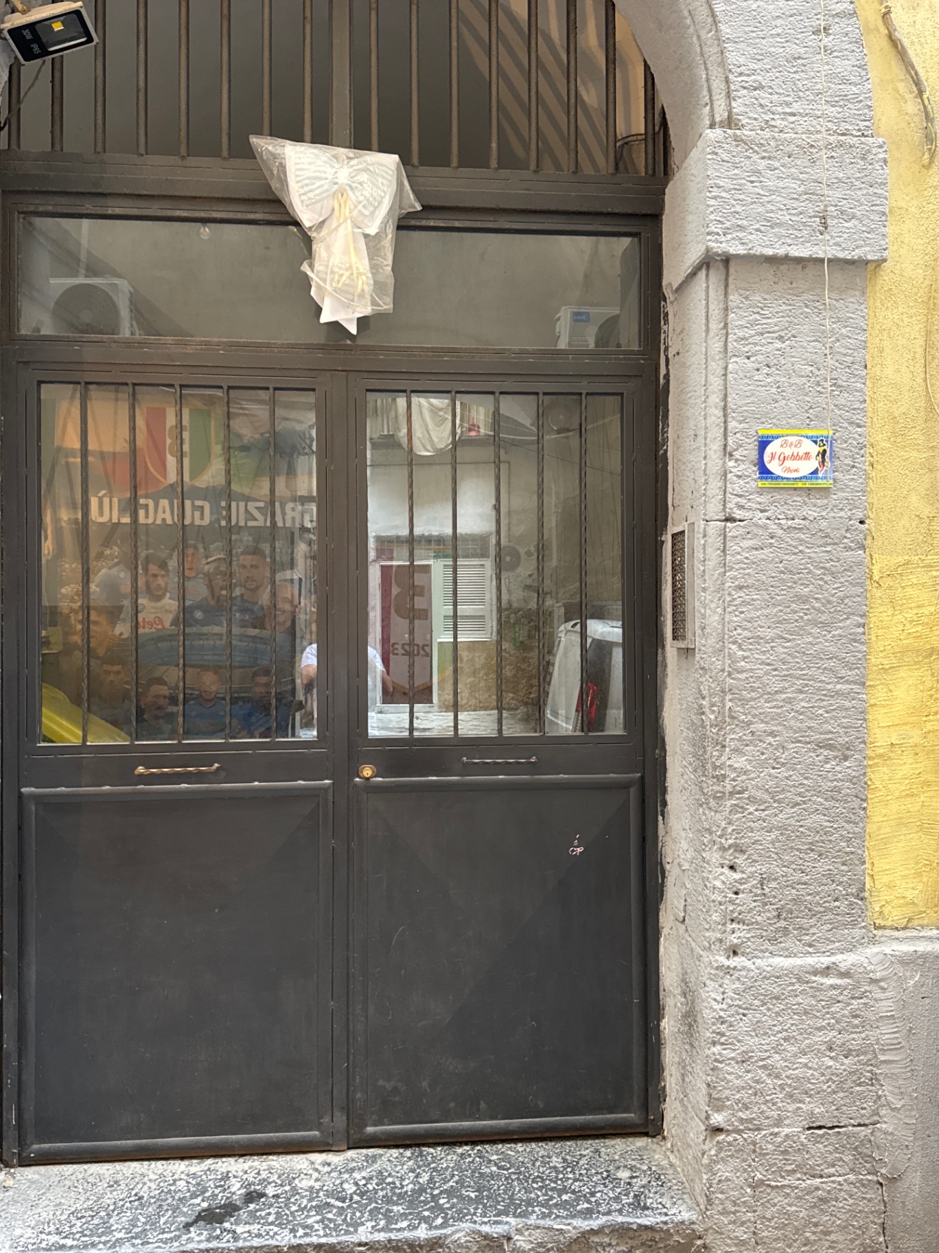 Ingresso B&B Il Gobbetto nei Quartieri Spagnoli