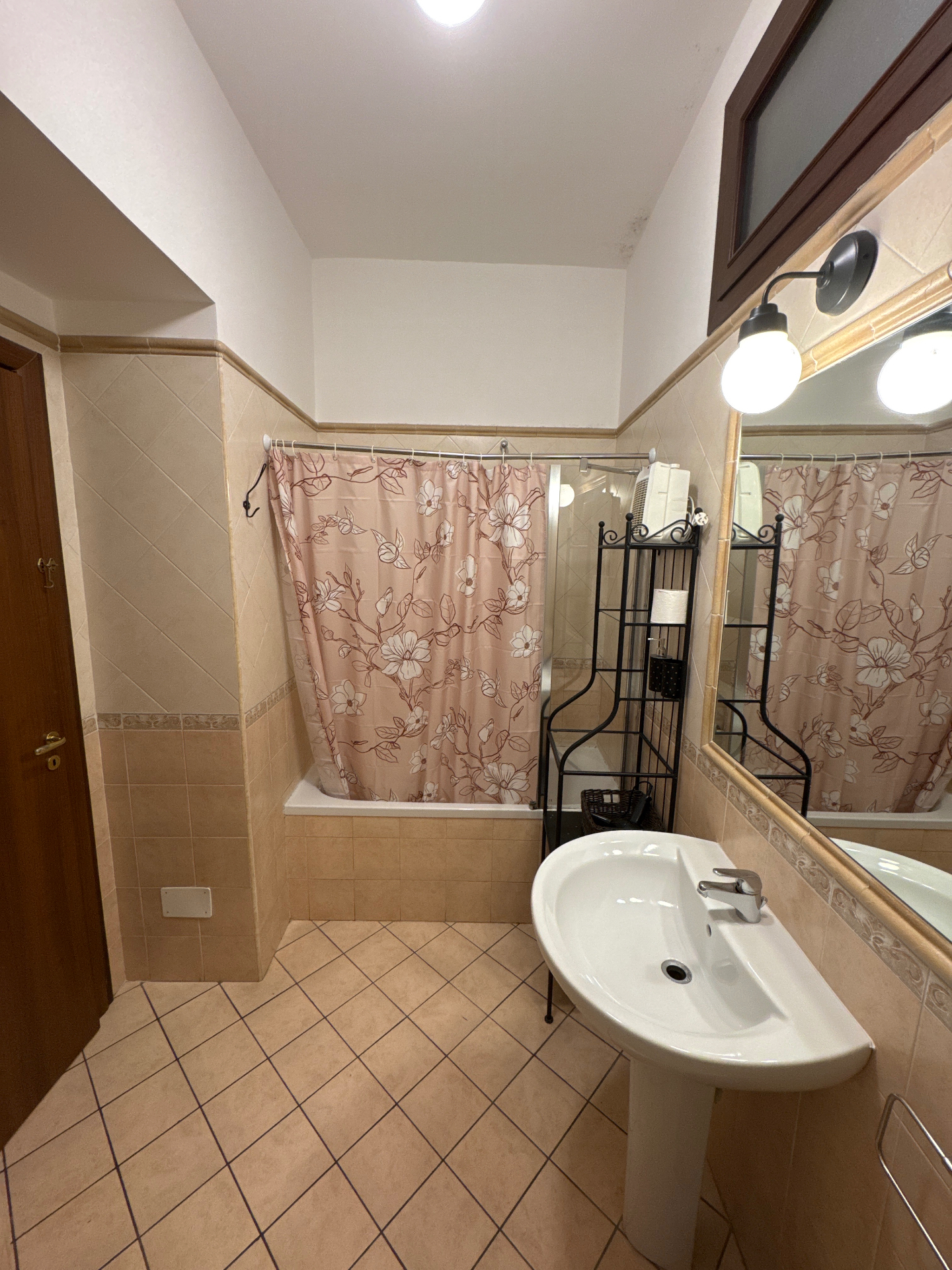 Camera Matrimoniale con Bagno Esterno — foto 4