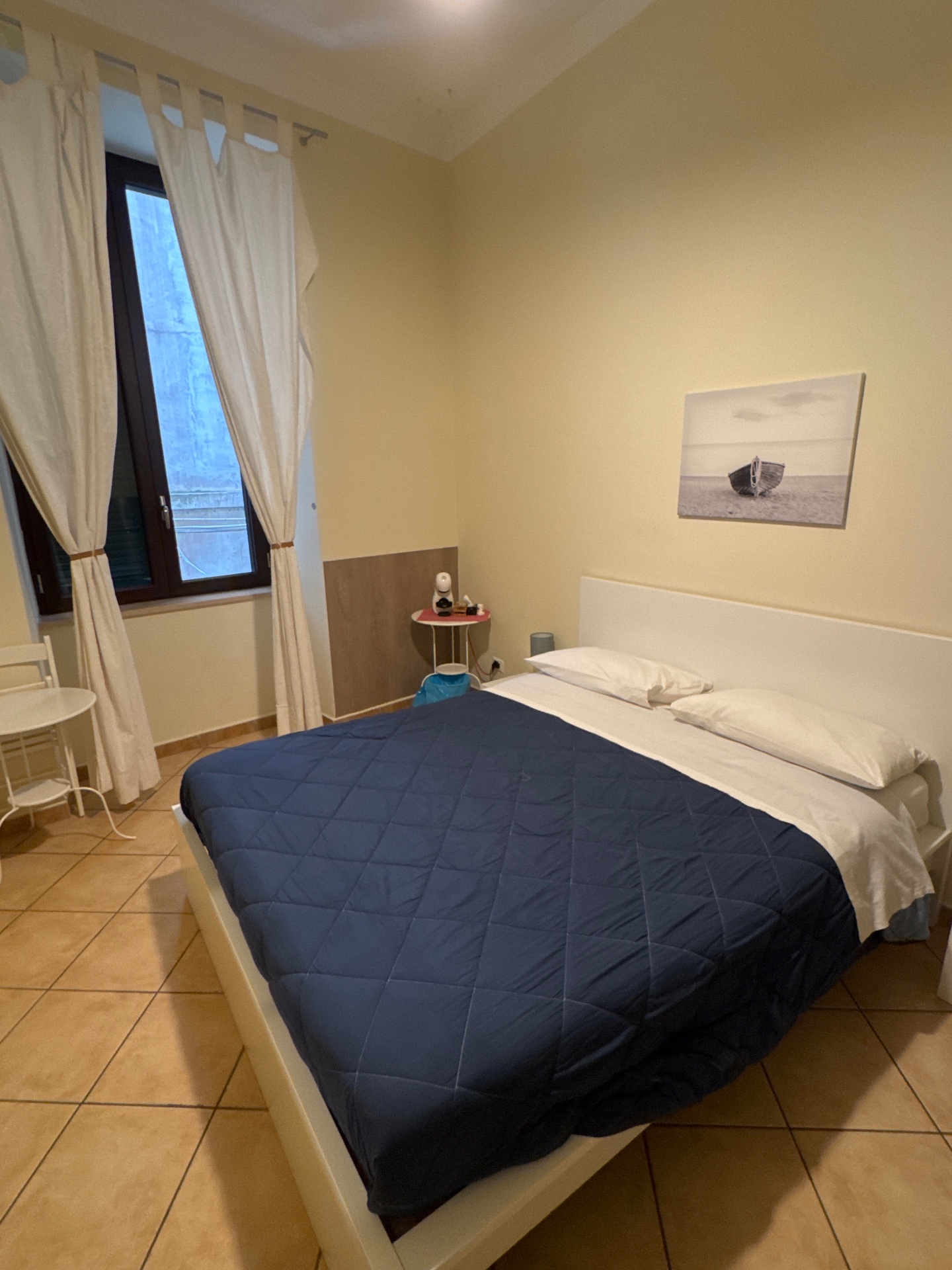 Camera Matrimoniale con Bagno Esterno — foto 1